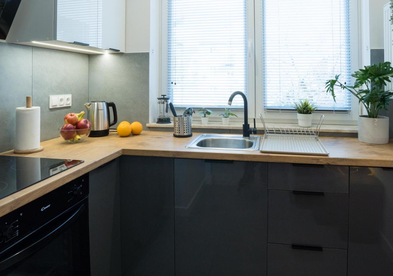Apartament Sloneczny Kamienica Grochow With Free Parking 华沙 外观 照片